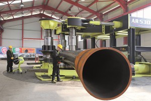 The first job made by Tromba on AR 530 is a 3D bending of 12mt tubes with a 609mm diameter and 25mm thickness, for a huge roller coaster.